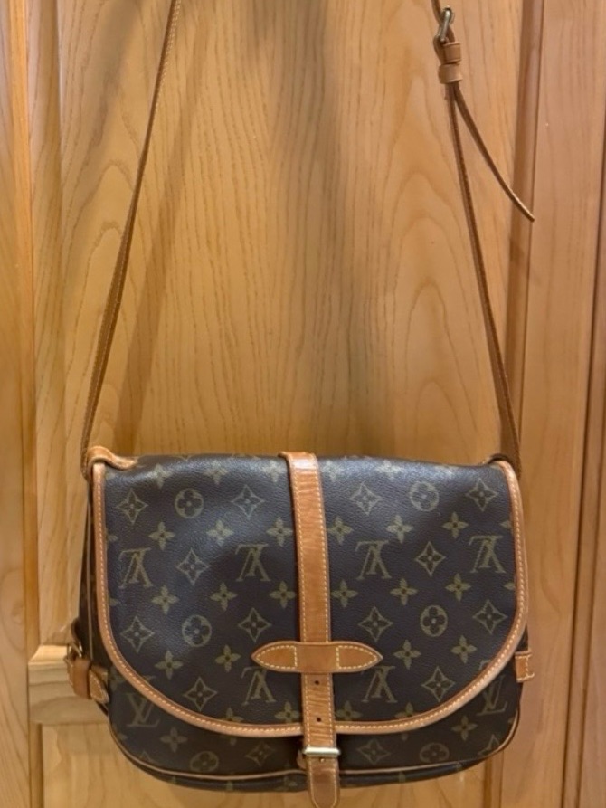 Vintage Louis Vuitton Saumur 30 Monogram Crossbody Shoulder Bag & Storage Sack